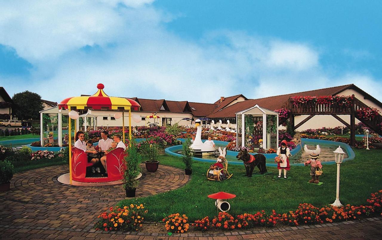 Landgasthof & Hotel Waldow Guben Exterior photo