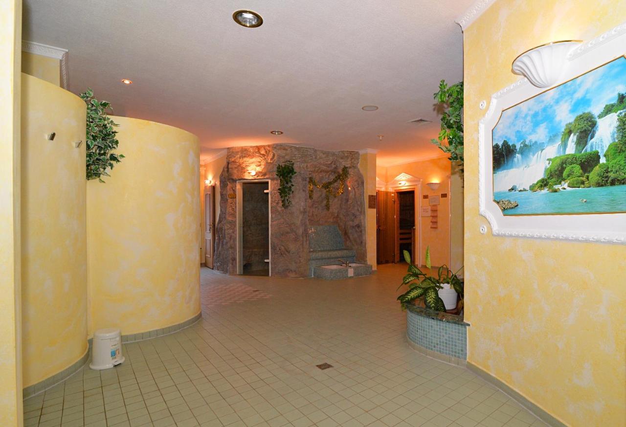 Landgasthof & Hotel Waldow Guben Exterior photo